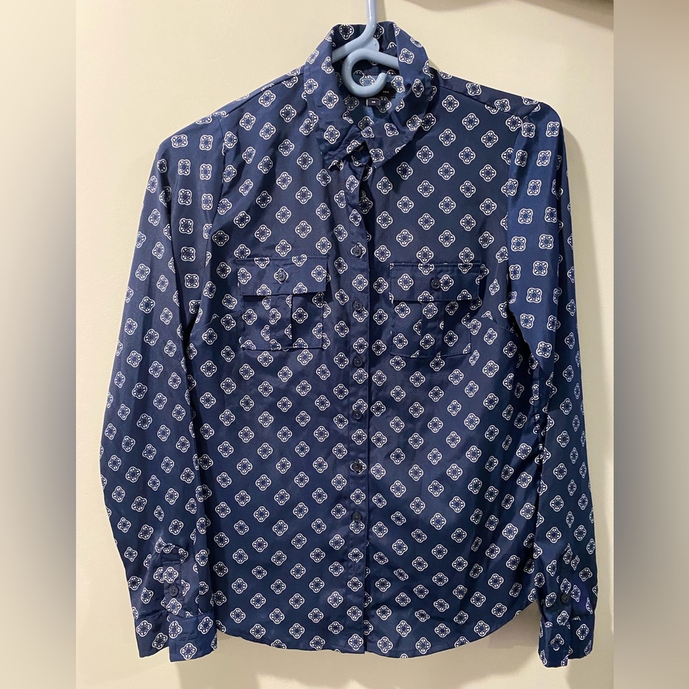 Gap button up